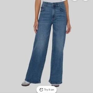 Well Worn Women's Straight Leg Blue Jeans Numerous Sizes